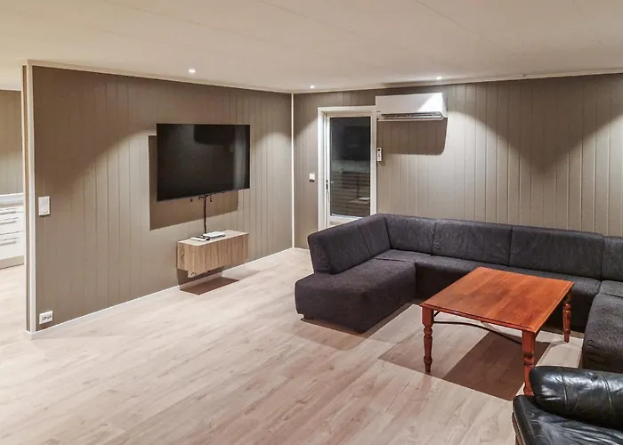 4 Bedroom Beautiful In Limingen