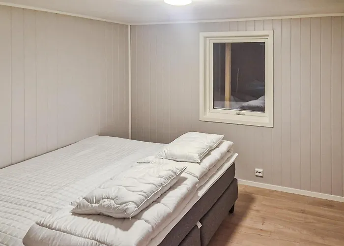 4 Bedroom Beautiful In Limingen