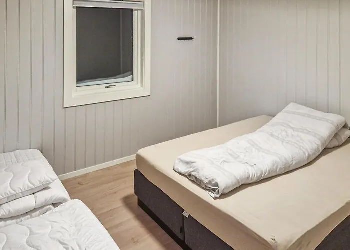 Vakantiehuis 4 Bedroom Beautiful In Limingen Royrvik