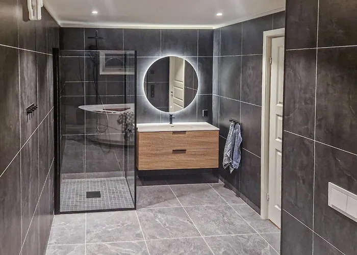 4 Bedroom Beautiful In Limingen *