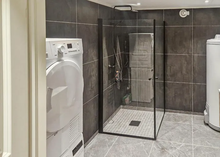 4 Bedroom Beautiful In Limingen Vakantiehuis